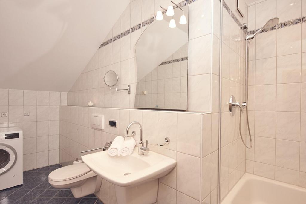 Hotel Seeblick & Ferienwohnung Bad Endorf Luaran gambar